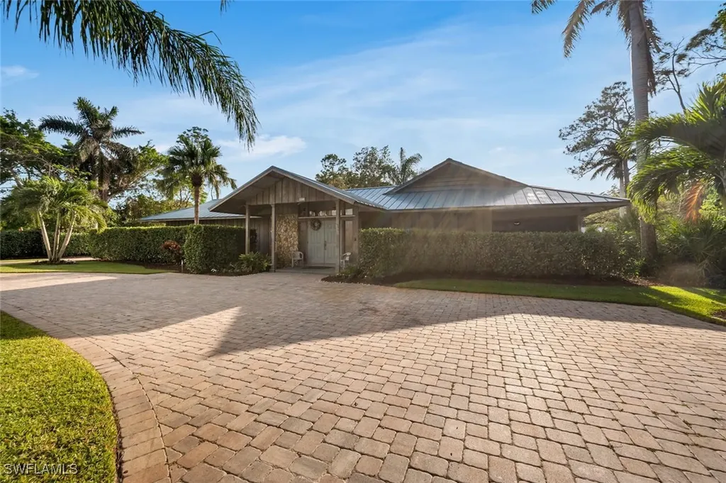 601 Carica Road Naples FL 34108