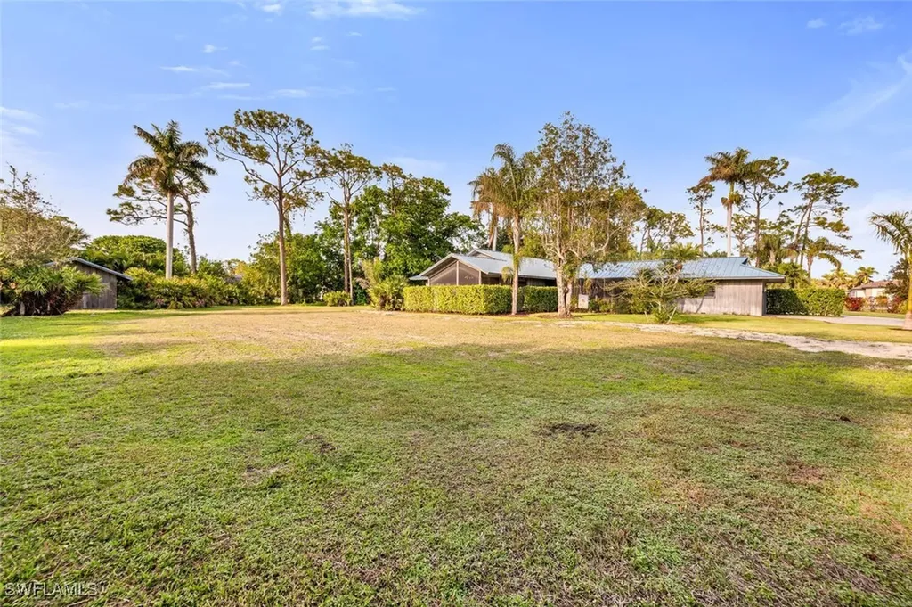 601 Carica Road Naples FL 34108