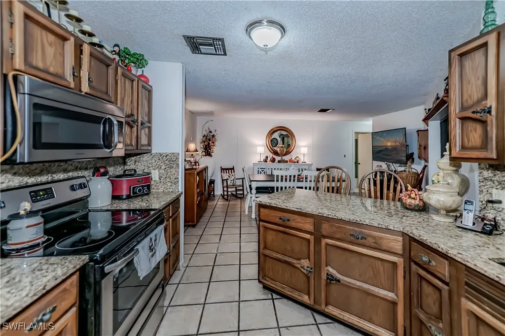 1038 Seminole Circle Moore Haven FL 33471