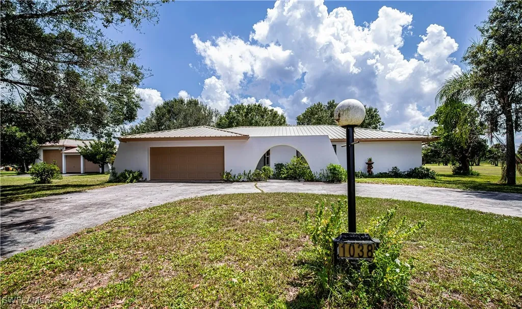 1038 Seminole Circle Moore Haven FL 33471