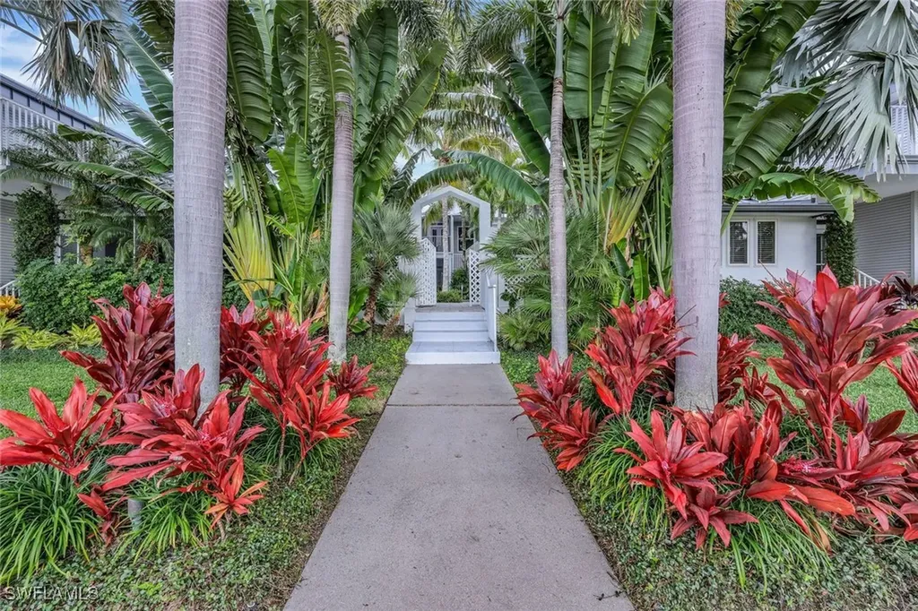 359 2nd Street S Naples FL 34102
