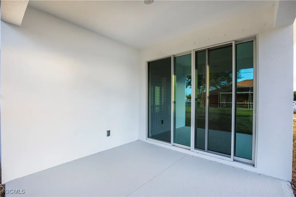 617 SE 3rd Terrace Cape Coral FL 33990