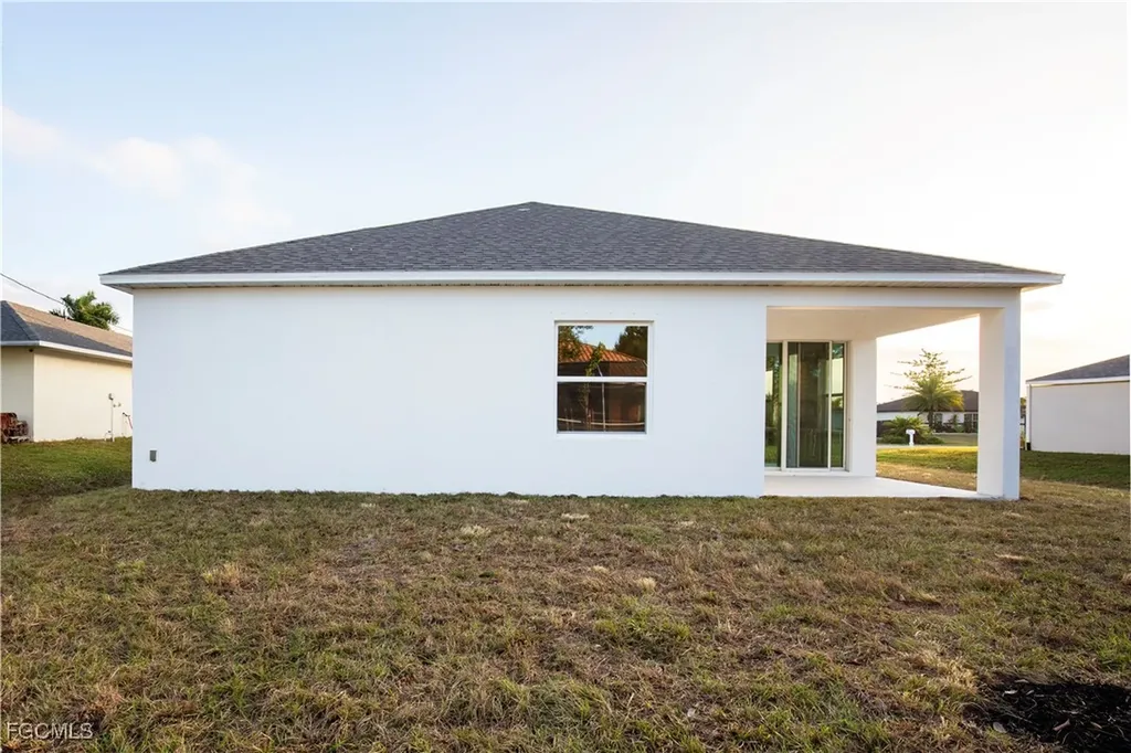 617 SE 3rd Terrace Cape Coral FL 33990