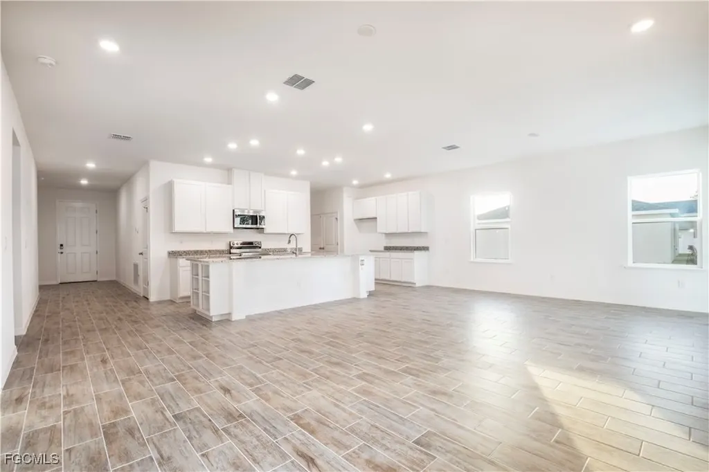 617 SE 3rd Terrace Cape Coral FL 33990