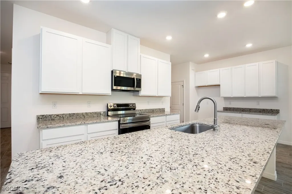 617 SE 3rd Terrace Cape Coral FL 33990