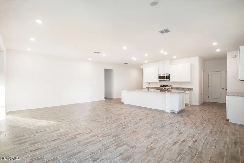 617 SE 3rd Terrace Cape Coral FL 33990