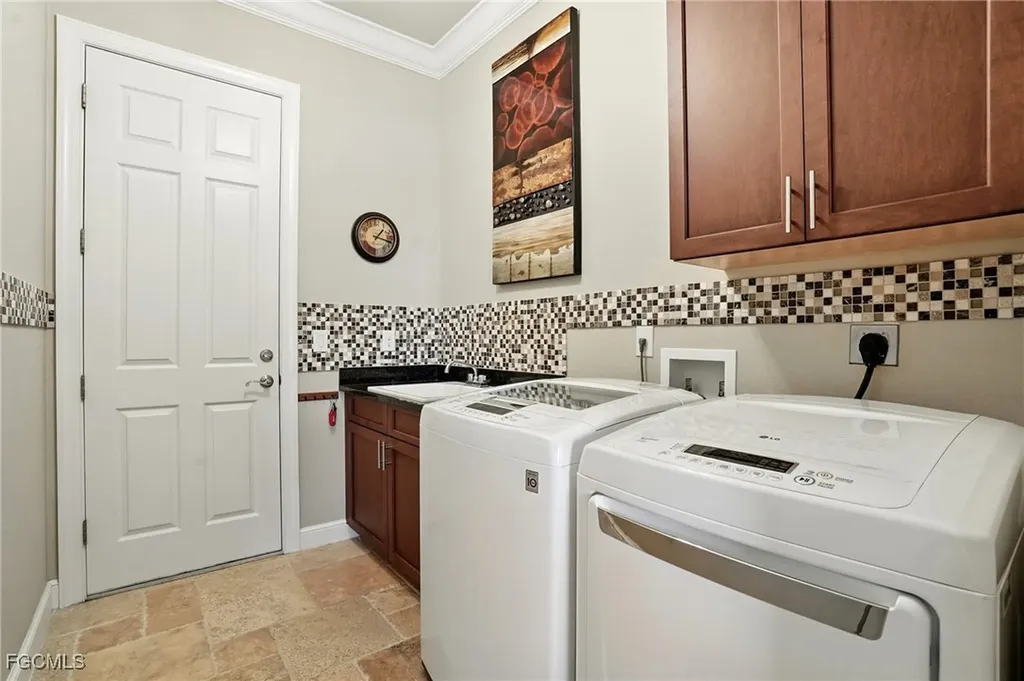5314 Del Monte Court Cape Coral FL 33904