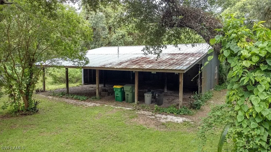 351 E Hickpochee Avenue Labelle FL 33935