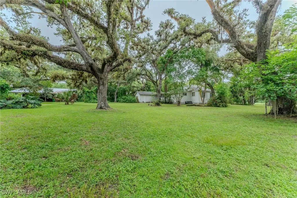 351 E Hickpochee Avenue Labelle FL 33935