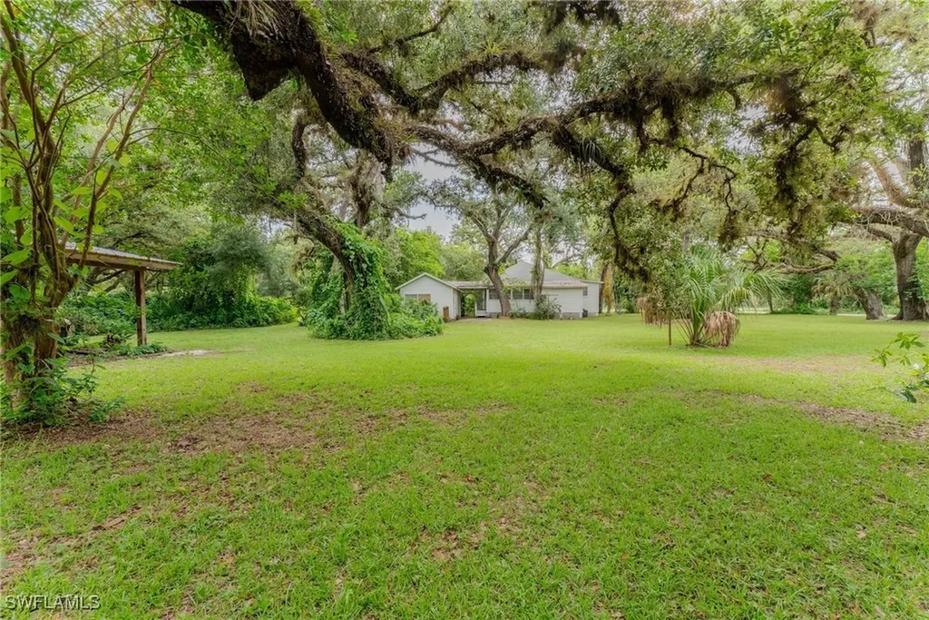 351 E Hickpochee Avenue Labelle FL 33935