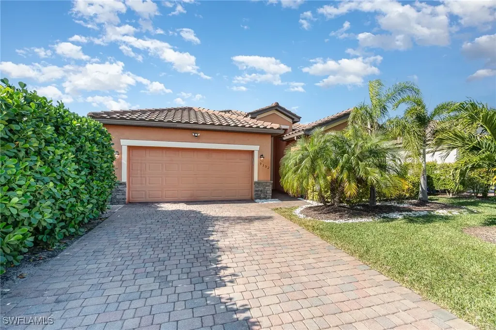 9352 Via San Giovani Street Fort Myers FL 33905