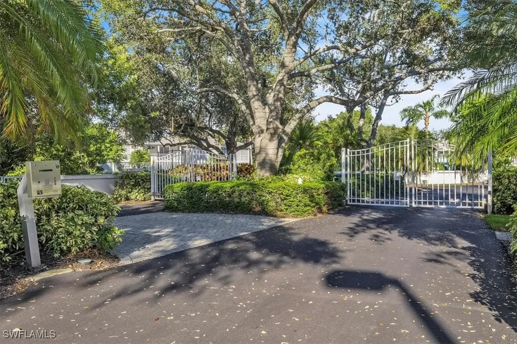 8161 Twelve Oaks Circle Naples FL 34113