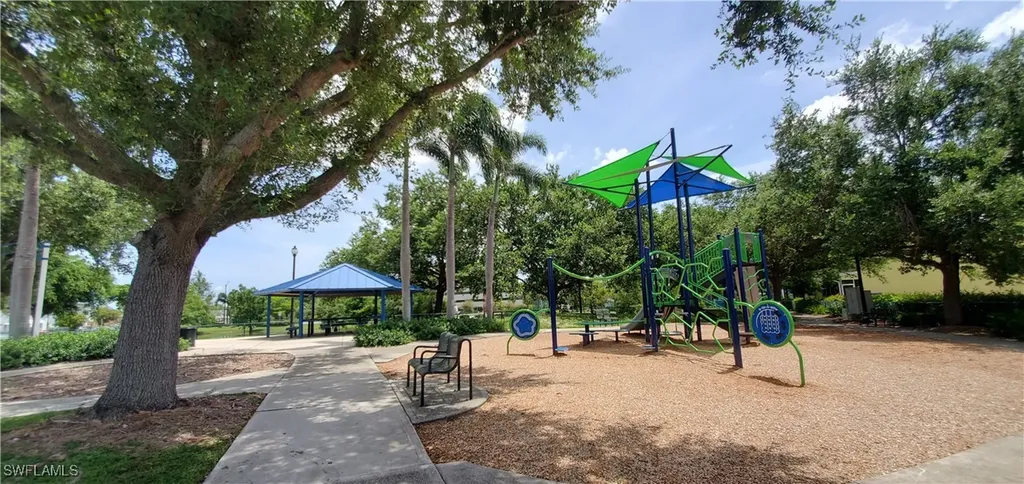 2121 Collier Avenue Fort Myers FL 33901