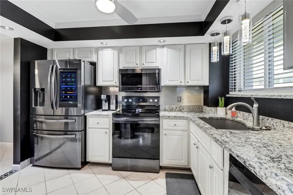 2121 Collier Avenue Fort Myers FL 33901