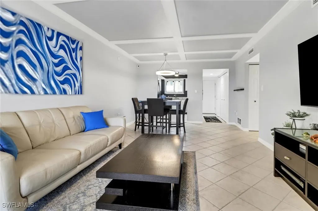 2121 Collier Avenue Fort Myers FL 33901
