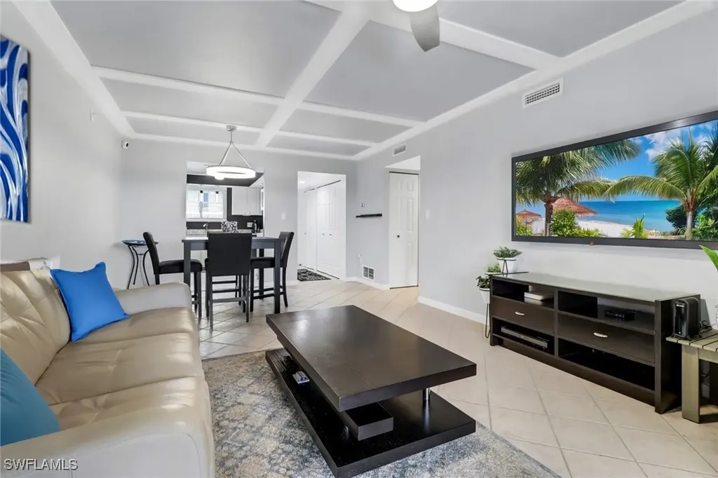 2121 Collier Avenue Fort Myers FL 33901