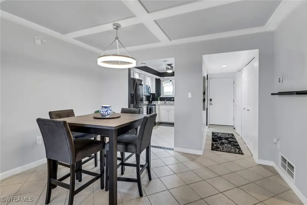 2121 Collier Avenue Fort Myers FL 33901