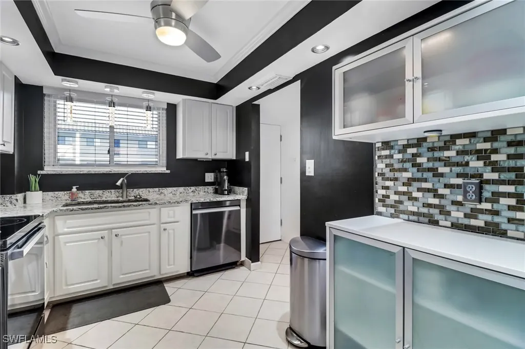 2121 Collier Avenue Fort Myers FL 33901
