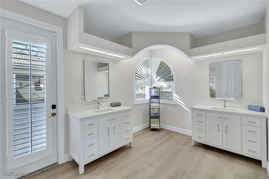 27568 Riverbank Drive Bonita Springs FL 34134