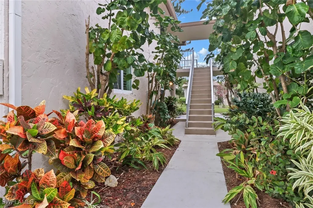 1549 Sandpiper Street Naples FL 34102
