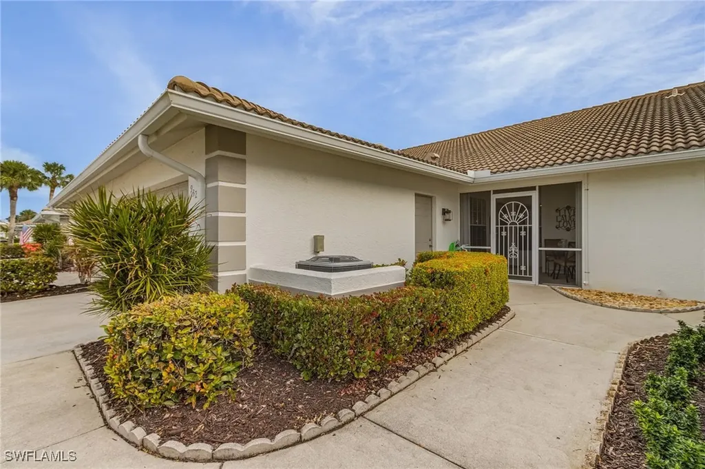 932 Marblehead Drive Naples FL 34104