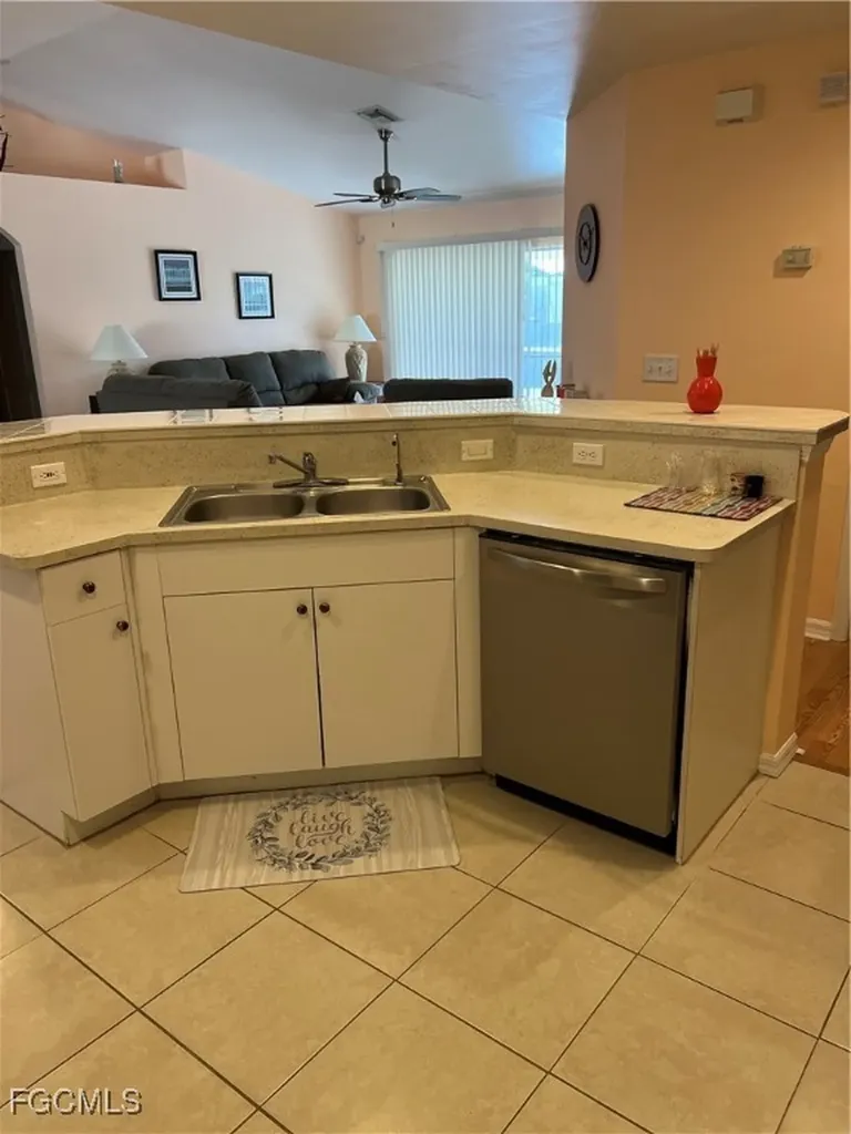 2830 NW 3rd Street Cape Coral FL 33993