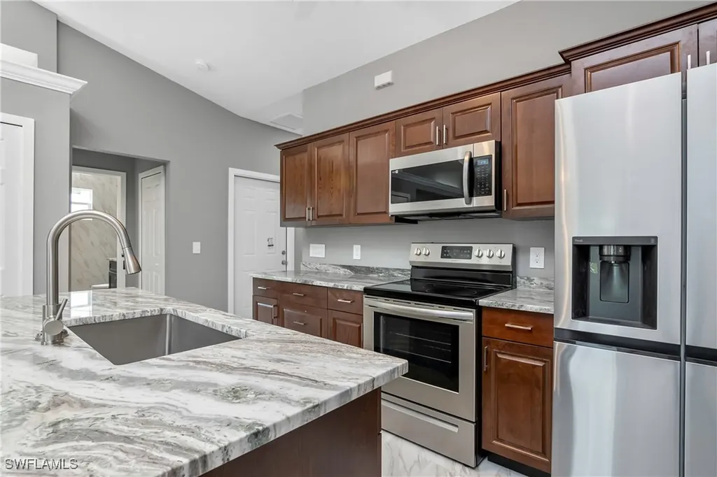 113-115 Gilbert Avenue S Lehigh Acres FL 33973