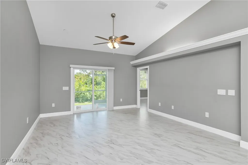 113-115 Gilbert Avenue S Lehigh Acres FL 33973