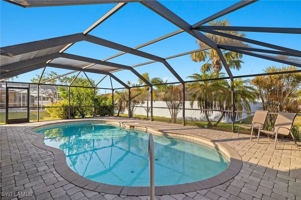 325 NW 9th Street Cape Coral FL 33993