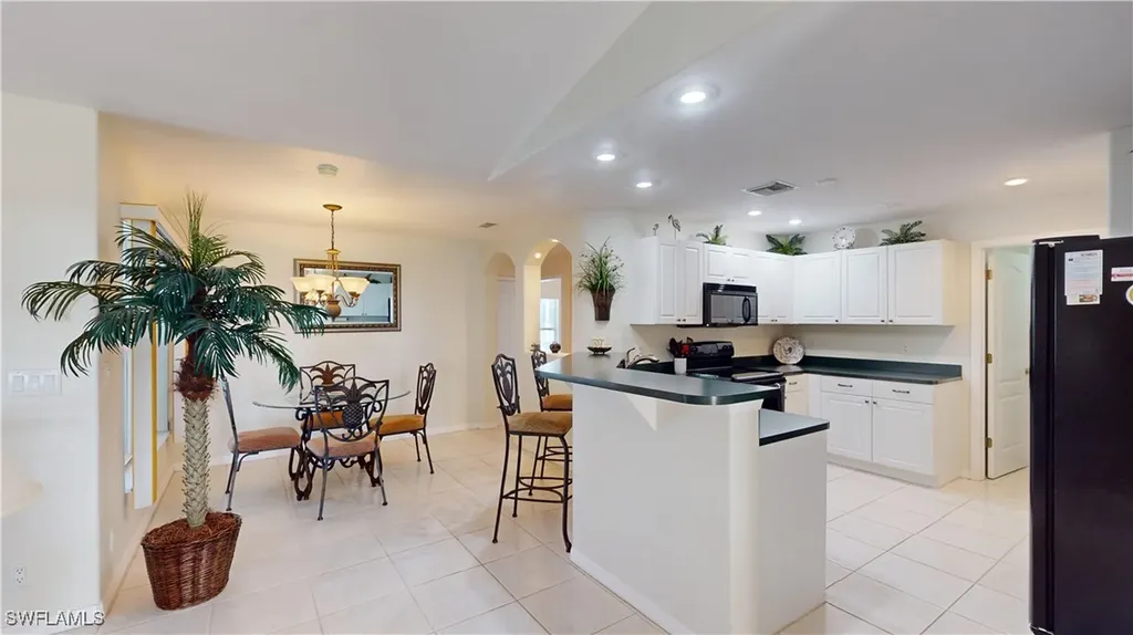 2607 NW 1st Street Cape Coral FL 33993