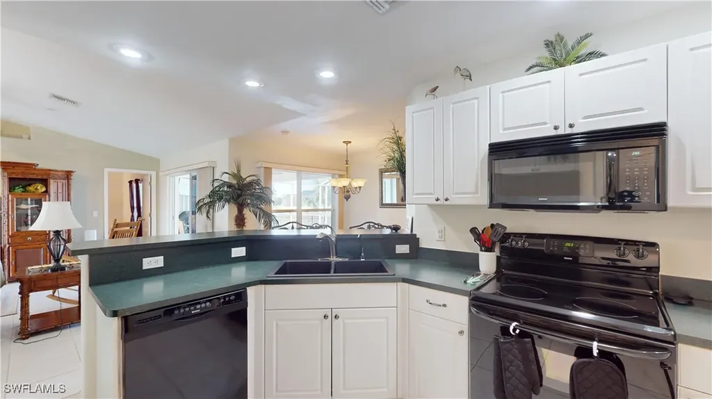 2607 NW 1st Street Cape Coral FL 33993