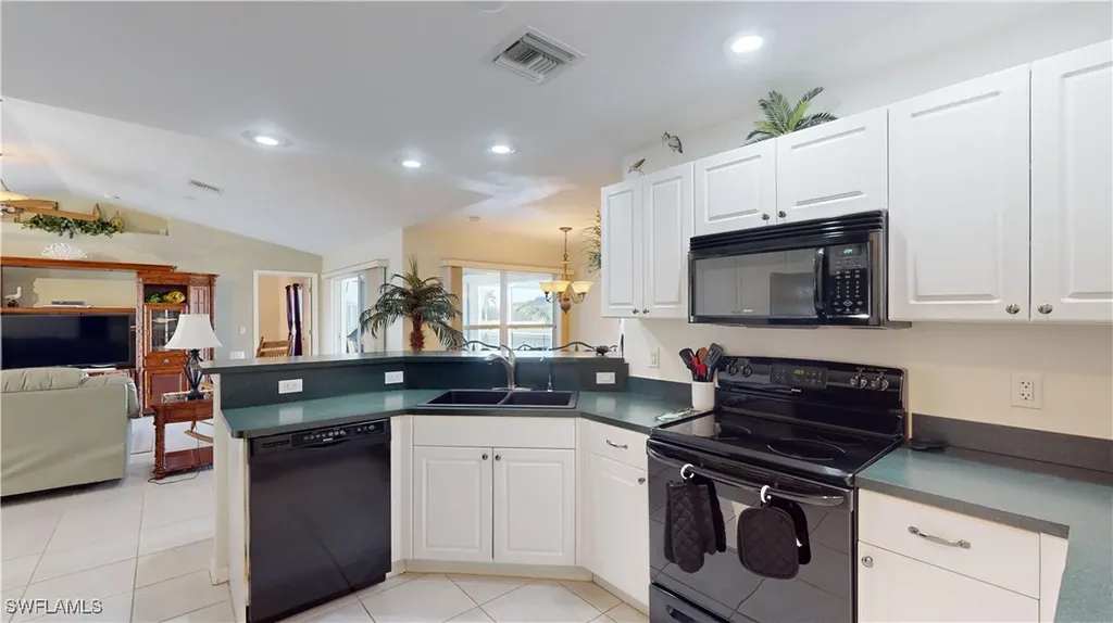 2607 NW 1st Street Cape Coral FL 33993