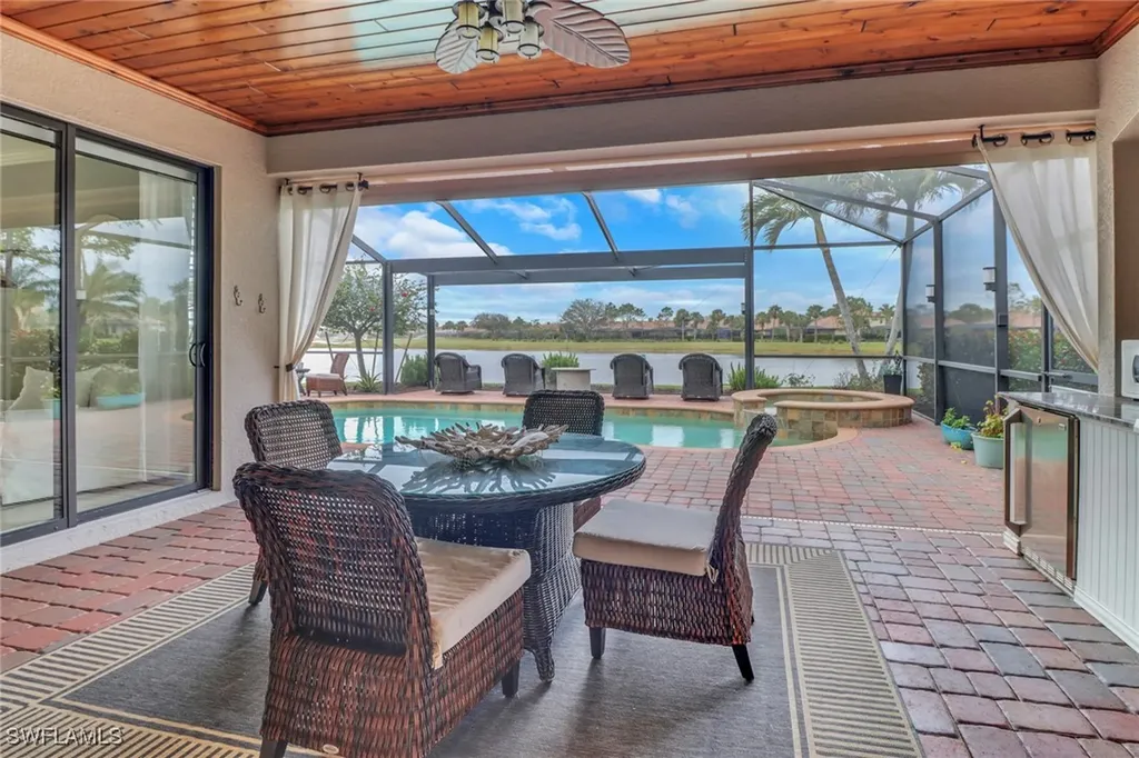 12605 Fenhurst Way Naples FL 34120