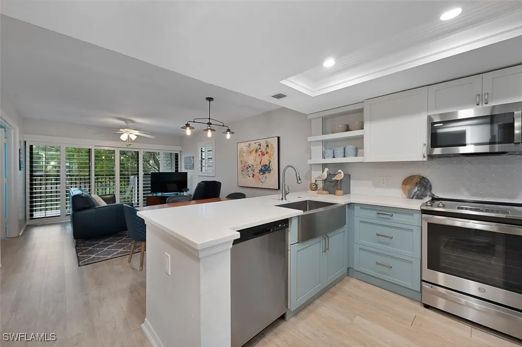 Naples FL, 600 Neapolitan Way, Unit 248