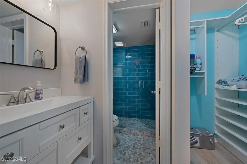 600 Neapolitan Way Naples FL 34103