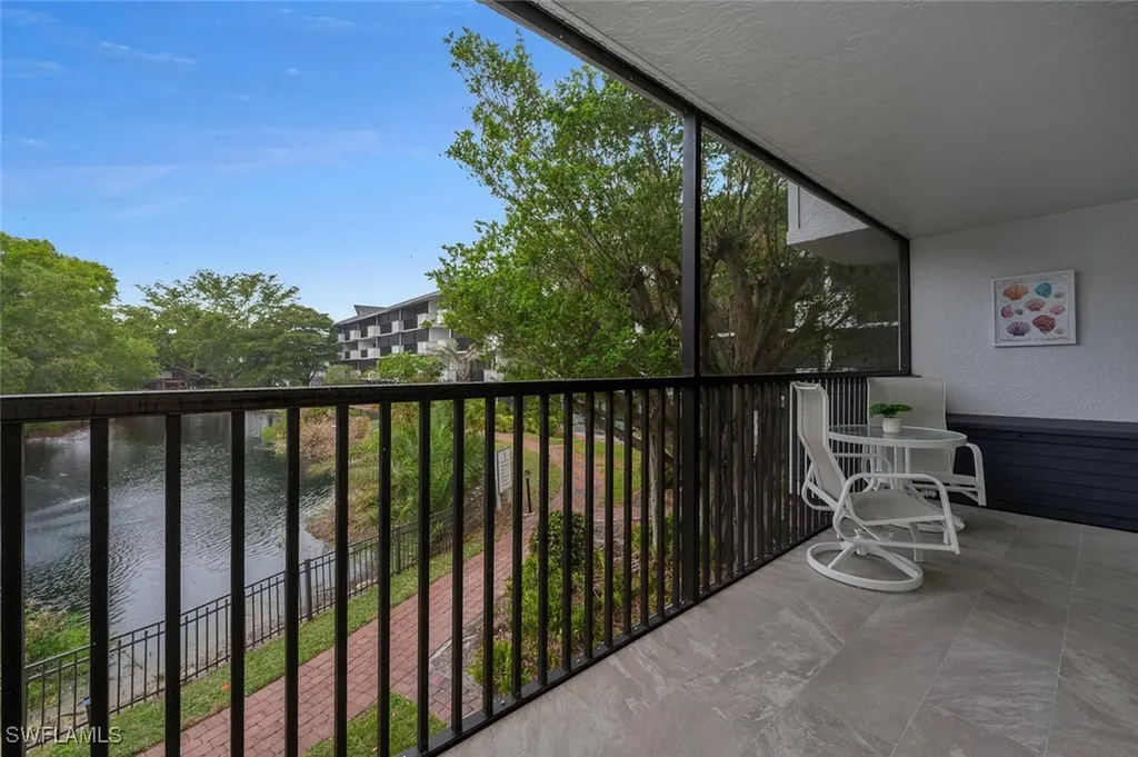 600 Neapolitan Way Naples FL 34103