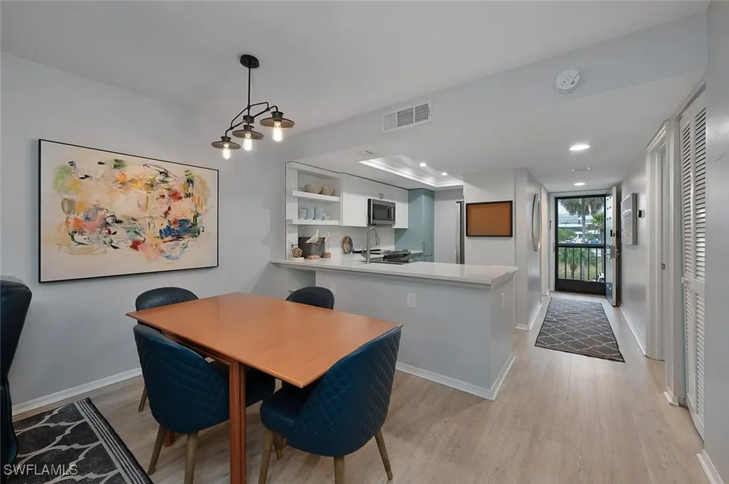 600 Neapolitan Way Naples FL 34103
