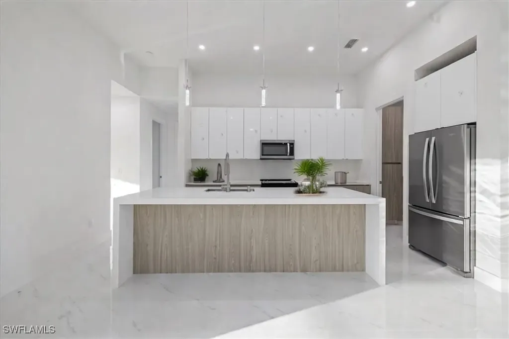 1928 SW 8th Place Cape Coral FL 33991