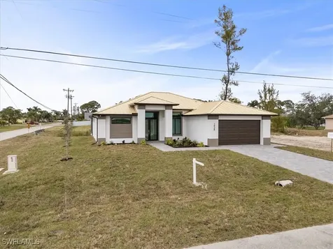 1928 SW 8th Place Cape Coral FL 33991