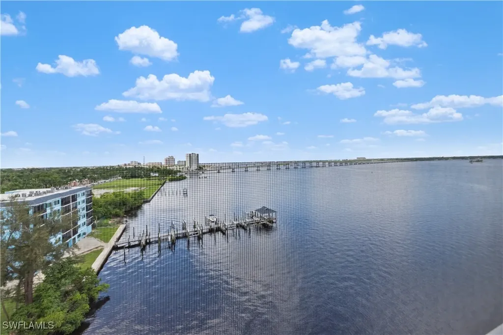 2743 1st Street Fort Myers FL 33916