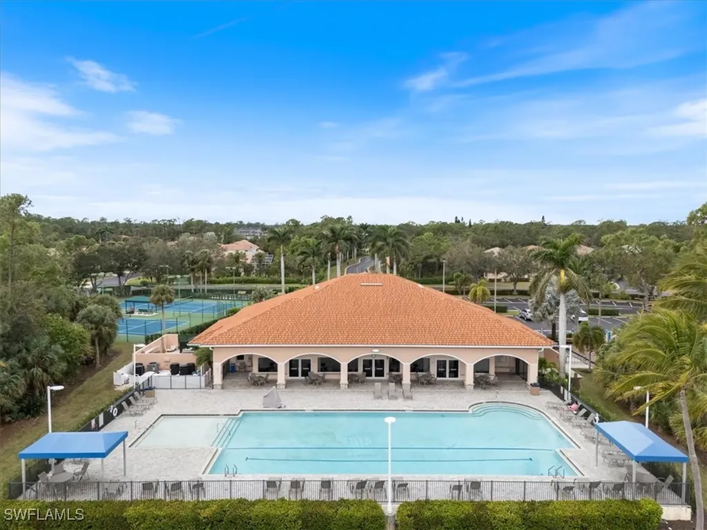 7590 Meadow Lakes Drive Naples FL 34104