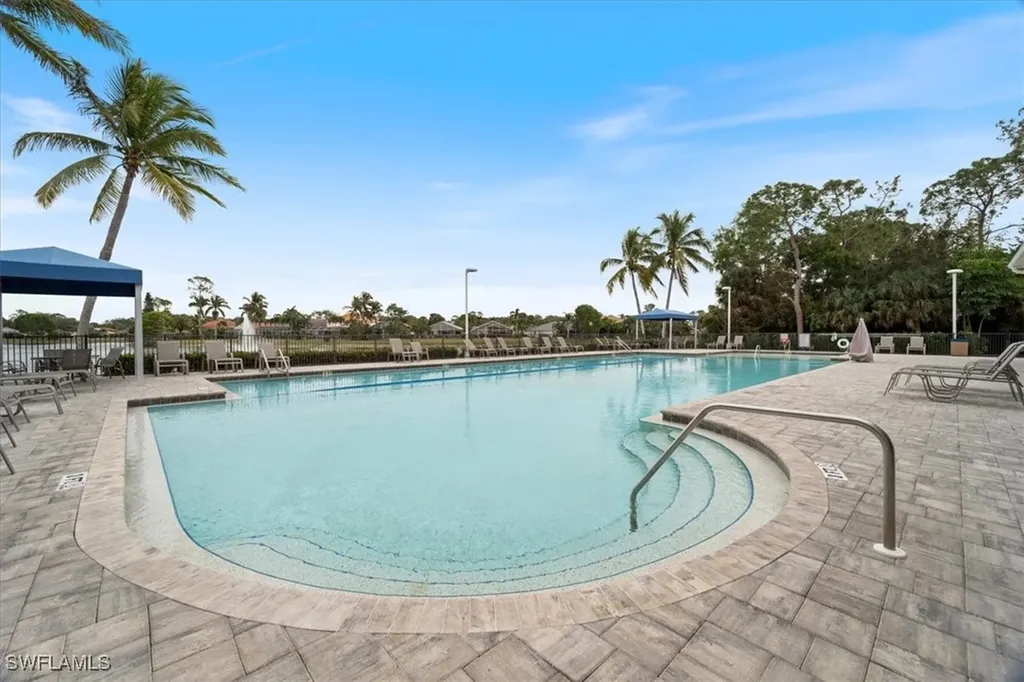 7590 Meadow Lakes Drive Naples FL 34104