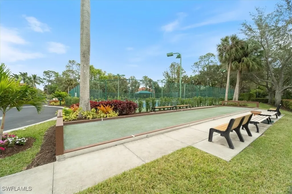 7590 Meadow Lakes Drive Naples FL 34104