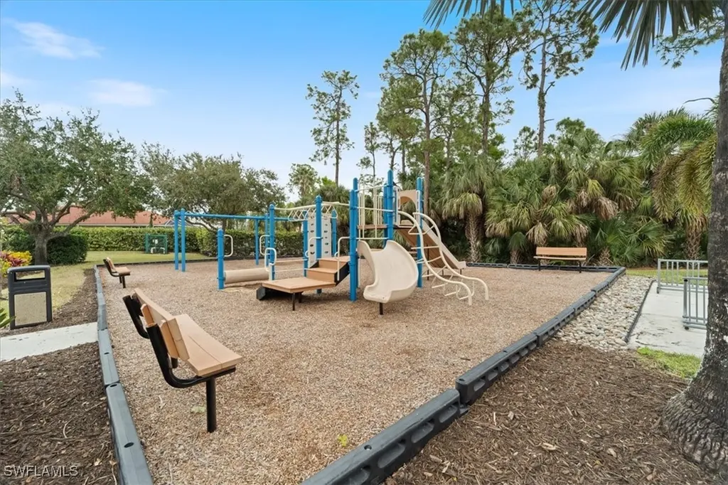 7590 Meadow Lakes Drive Naples FL 34104
