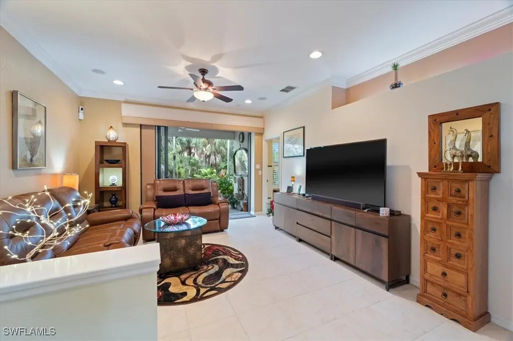 7590 Meadow Lakes Drive Naples FL 34104
