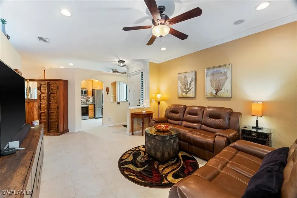 7590 Meadow Lakes Drive Naples FL 34104