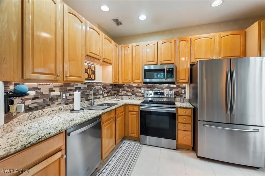 7590 Meadow Lakes Drive Naples FL 34104