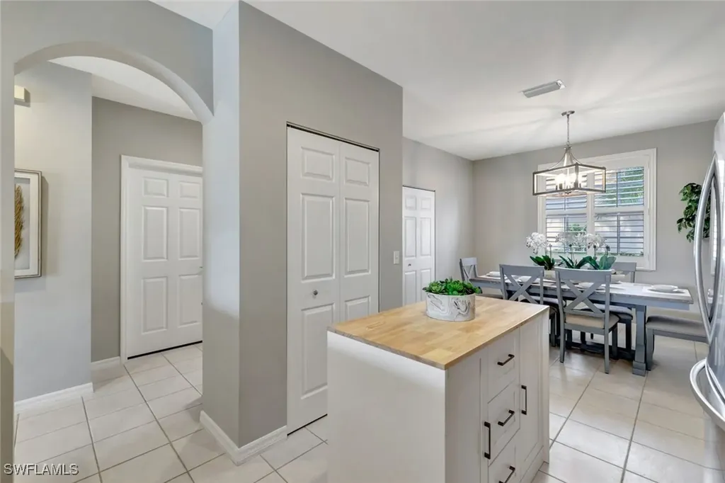 6245 Wilshire Pines Circle Naples FL 34109