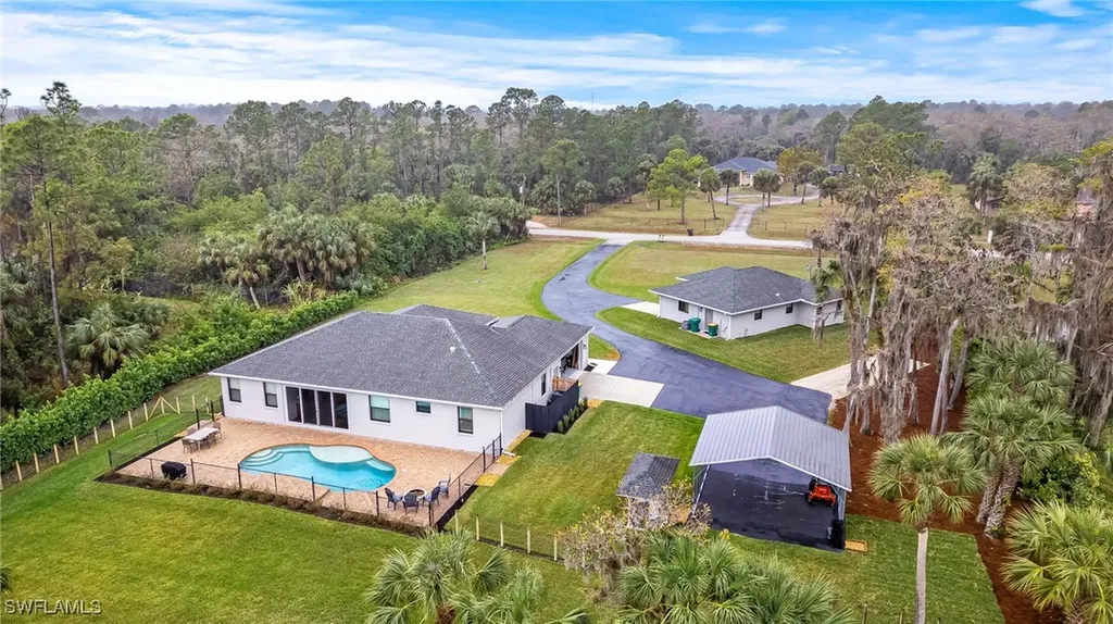 Naples FL, 110 7TH Street NW