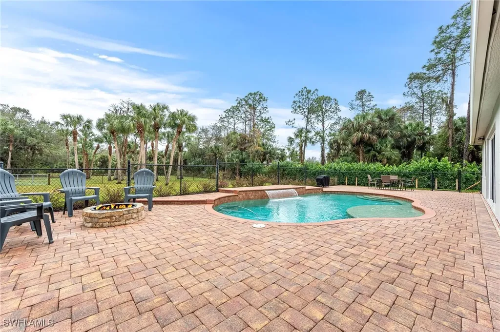 110 7th Street NW Naples FL 34120